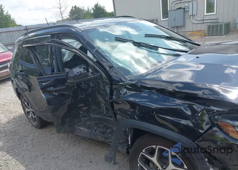 2025 Jeep Compass Limited 4X4 z USA, uszkodzony, nr VIN 3C4NJDCN7ST528335